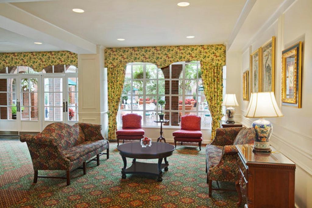 Williamsburg Hospitality House Hotel Interior foto